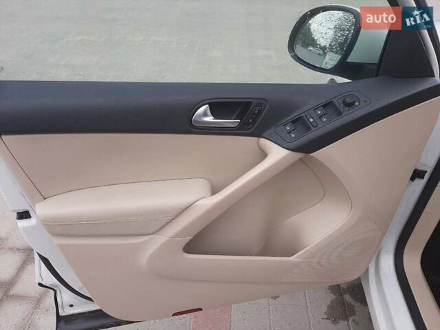 Белый Фольксваген Тигуан, объемом двигателя 1.98 л и пробегом 153 тыс. км за 14600 $, фото 7 на Automoto.ua