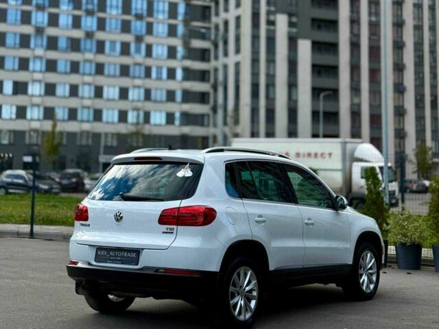 Білий Фольксваген Тігуан, об'ємом двигуна 2 л та пробігом 156 тис. км за 15500 $, фото 2 на Automoto.ua