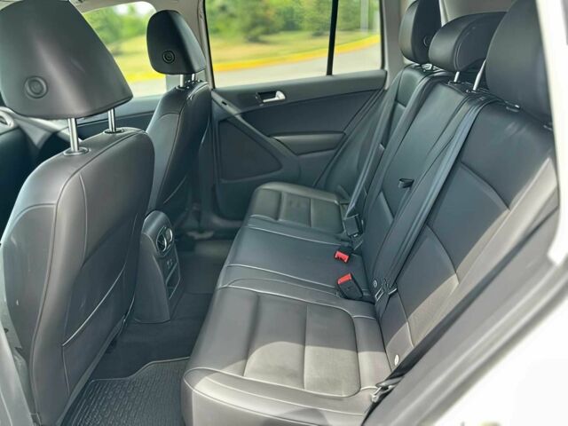 Белый Фольксваген Тигуан, объемом двигателя 2 л и пробегом 80 тыс. км за 6000 $, фото 10 на Automoto.ua