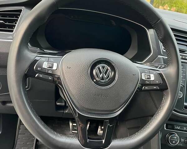 Белый Фольксваген Тигуан, объемом двигателя 2 л и пробегом 248 тыс. км за 22200 $, фото 49 на Automoto.ua