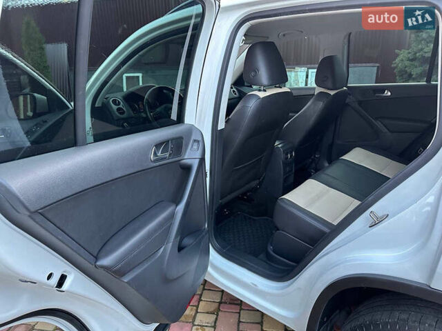 Белый Фольксваген Тигуан, объемом двигателя 2 л и пробегом 208 тыс. км за 13700 $, фото 14 на Automoto.ua