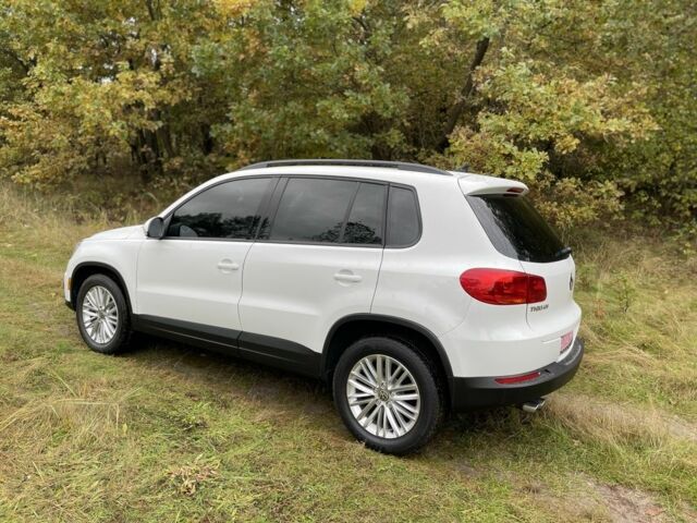 Білий Фольксваген Тігуан, об'ємом двигуна 2 л та пробігом 140 тис. км за 12200 $, фото 2 на Automoto.ua