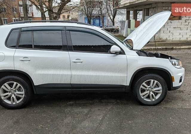 Білий Фольксваген Тігуан, об'ємом двигуна 1.98 л та пробігом 157 тис. км за 14300 $, фото 3 на Automoto.ua