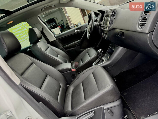 Білий Фольксваген Тігуан, об'ємом двигуна 0 л та пробігом 205 тис. км за 13400 $, фото 4 на Automoto.ua