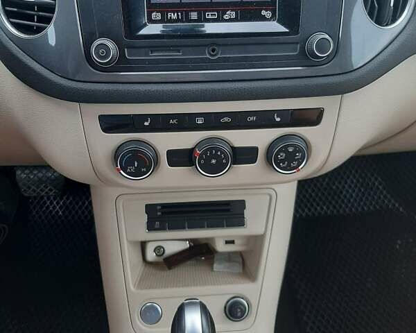 Белый Фольксваген Тигуан, объемом двигателя 1.98 л и пробегом 153 тыс. км за 14600 $, фото 12 на Automoto.ua