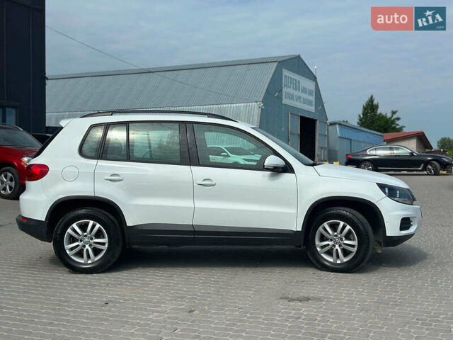Білий Фольксваген Тігуан, об'ємом двигуна 2 л та пробігом 152 тис. км за 12300 $, фото 9 на Automoto.ua
