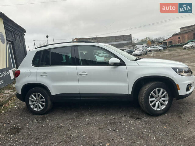 Білий Фольксваген Тігуан, об'ємом двигуна 2 л та пробігом 191 тис. км за 13500 $, фото 8 на Automoto.ua