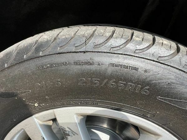 Белый Фольксваген Тигуан, объемом двигателя 2 л и пробегом 200 тыс. км за 14000 $, фото 17 на Automoto.ua