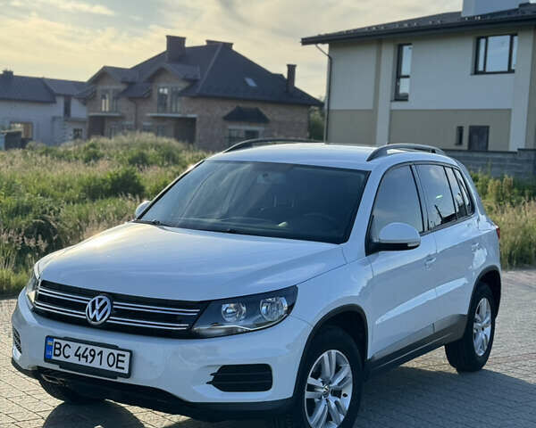 Білий Фольксваген Тігуан, об'ємом двигуна 1.98 л та пробігом 218 тис. км за 13400 $, фото 1 на Automoto.ua