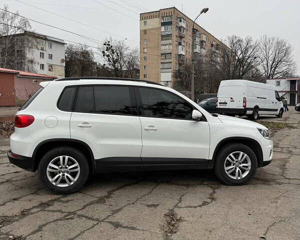 Білий Фольксваген Тігуан, об'ємом двигуна 2 л та пробігом 199 тис. км за 12900 $, фото 2 на Automoto.ua