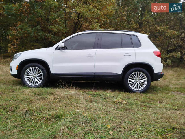 Білий Фольксваген Тігуан, об'ємом двигуна 2 л та пробігом 140 тис. км за 12300 $, фото 2 на Automoto.ua
