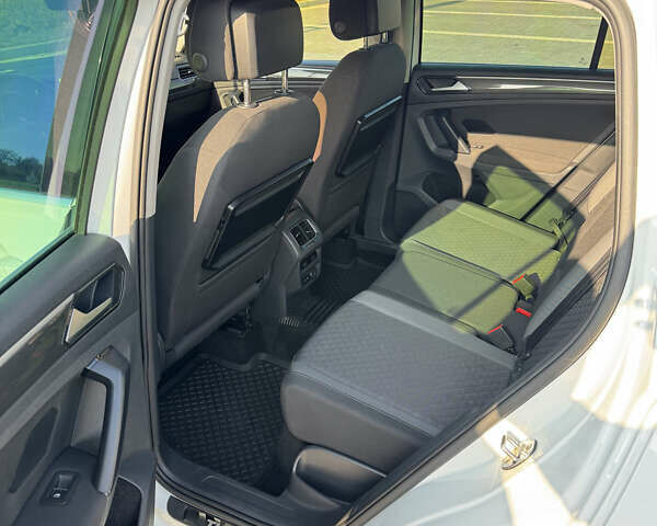 Белый Фольксваген Тигуан, объемом двигателя 1.97 л и пробегом 129 тыс. км за 26500 $, фото 9 на Automoto.ua