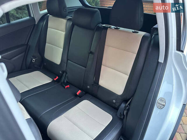 Белый Фольксваген Тигуан, объемом двигателя 2 л и пробегом 208 тыс. км за 13700 $, фото 16 на Automoto.ua