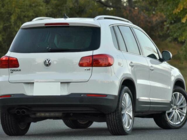 Білий Фольксваген Тігуан, об'ємом двигуна 2 л та пробігом 75 тис. км за 6000 $, фото 2 на Automoto.ua