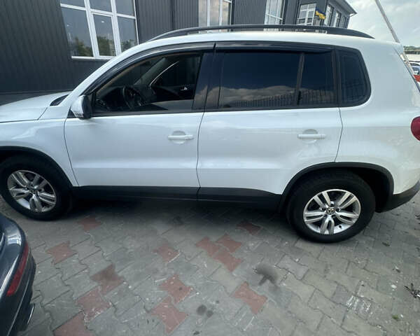 Білий Фольксваген Тігуан, об'ємом двигуна 1.98 л та пробігом 156 тис. км за 14000 $, фото 3 на Automoto.ua