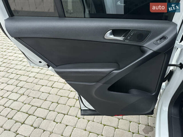 Білий Фольксваген Тігуан, об'ємом двигуна 1.98 л та пробігом 107 тис. км за 13199 $, фото 26 на Automoto.ua