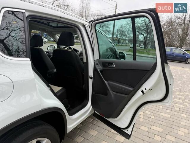 Білий Фольксваген Тігуан, об'ємом двигуна 1.98 л та пробігом 150 тис. км за 13900 $, фото 54 на Automoto.ua