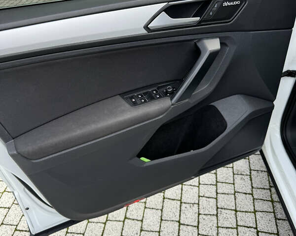 Білий Фольксваген Тігуан, об'ємом двигуна 1.98 л та пробігом 125 тис. км за 21300 $, фото 15 на Automoto.ua