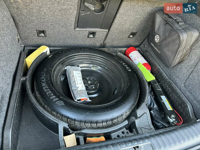 Білий Фольксваген Тігуан, об'ємом двигуна 1.98 л та пробігом 140 тис. км за 14000 $, фото 15 на Automoto.ua