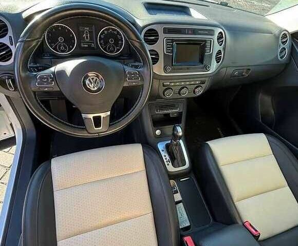 Белый Фольксваген Тигуан, объемом двигателя 2 л и пробегом 162 тыс. км за 8000 $, фото 7 на Automoto.ua