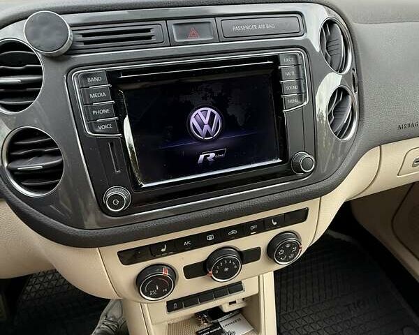 Белый Фольксваген Тигуан, объемом двигателя 1.98 л и пробегом 105 тыс. км за 16000 $, фото 16 на Automoto.ua