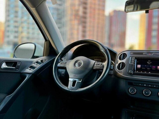 Білий Фольксваген Тігуан, об'ємом двигуна 2 л та пробігом 137 тис. км за 13800 $, фото 20 на Automoto.ua