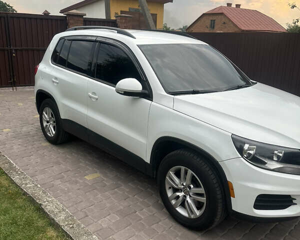 Білий Фольксваген Тігуан, об'ємом двигуна 1.98 л та пробігом 156 тис. км за 14000 $, фото 9 на Automoto.ua