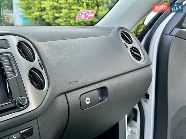 Білий Фольксваген Тігуан, об'ємом двигуна 1.98 л та пробігом 150 тис. км за 13999 $, фото 64 на Automoto.ua