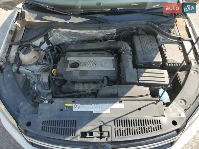 Белый Фольксваген Тигуан, объемом двигателя 2 л и пробегом 61 тыс. км за 900 $, фото 11 на Automoto.ua