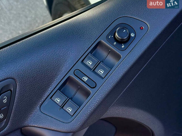 Білий Фольксваген Тігуан, об'ємом двигуна 2 л та пробігом 137 тис. км за 13800 $, фото 18 на Automoto.ua