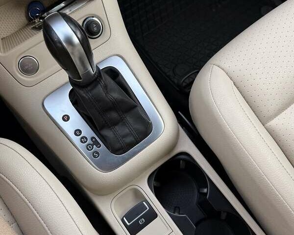 Белый Фольксваген Тигуан, объемом двигателя 1.98 л и пробегом 105 тыс. км за 16000 $, фото 17 на Automoto.ua