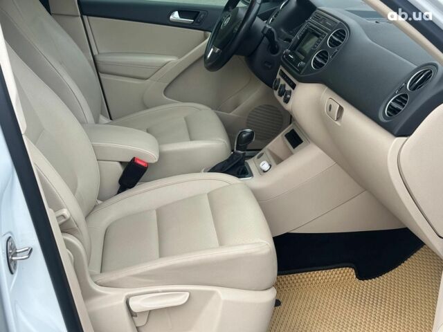 Білий Фольксваген Тігуан, об'ємом двигуна 2 л та пробігом 156 тис. км за 14990 $, фото 21 на Automoto.ua