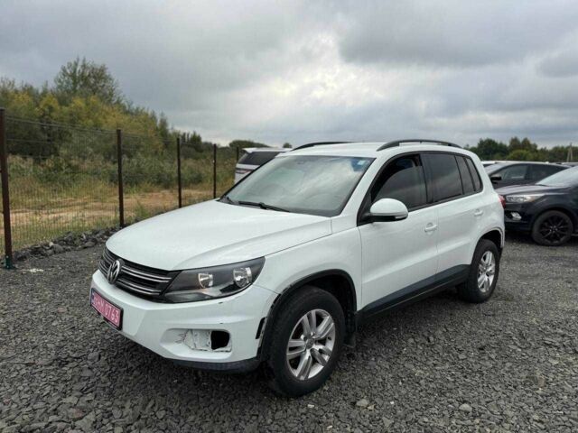 Белый Фольксваген Тигуан, объемом двигателя 2 л и пробегом 210 тыс. км за 9000 $, фото 1 на Automoto.ua