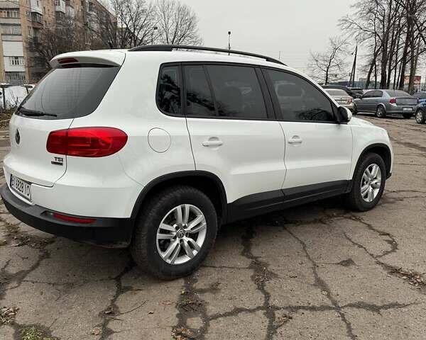 Білий Фольксваген Тігуан, об'ємом двигуна 2 л та пробігом 199 тис. км за 12900 $, фото 1 на Automoto.ua