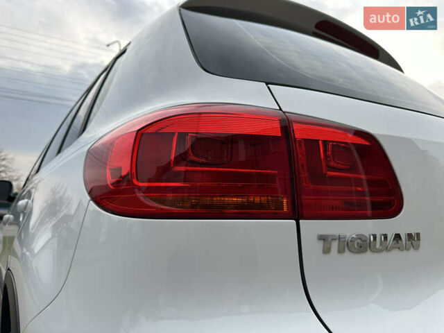 Білий Фольксваген Тігуан, об'ємом двигуна 1.98 л та пробігом 137 тис. км за 13999 $, фото 31 на Automoto.ua