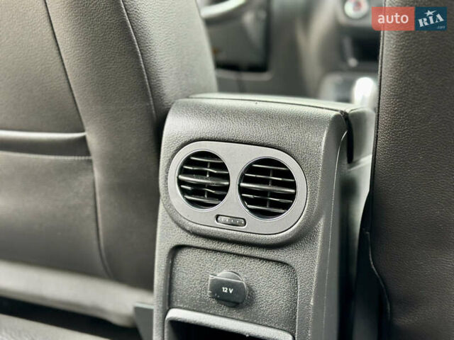 Белый Фольксваген Тигуан, объемом двигателя 2 л и пробегом 228 тыс. км за 12999 $, фото 30 на Automoto.ua