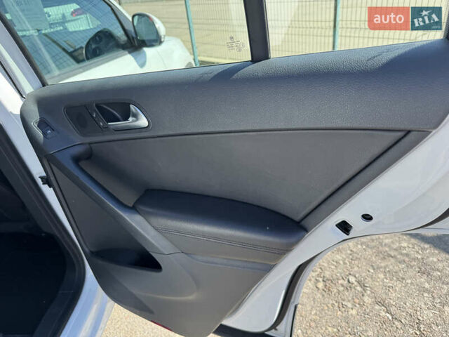 Белый Фольксваген Тигуан, объемом двигателя 1.98 л и пробегом 105 тыс. км за 14490 $, фото 33 на Automoto.ua