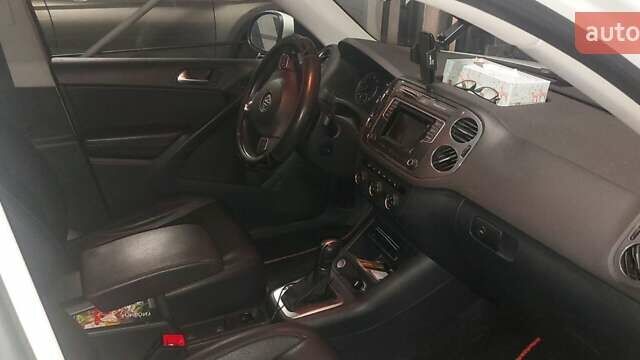 Белый Фольксваген Тигуан, объемом двигателя 1.98 л и пробегом 80 тыс. км за 14500 $, фото 6 на Automoto.ua