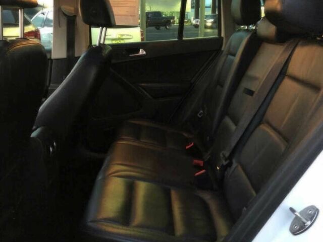 Белый Фольксваген Тигуан, объемом двигателя 2 л и пробегом 70 тыс. км за 7000 $, фото 9 на Automoto.ua