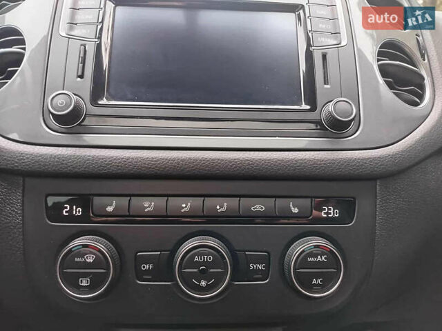 Білий Фольксваген Тігуан, об'ємом двигуна 2 л та пробігом 140 тис. км за 12300 $, фото 9 на Automoto.ua