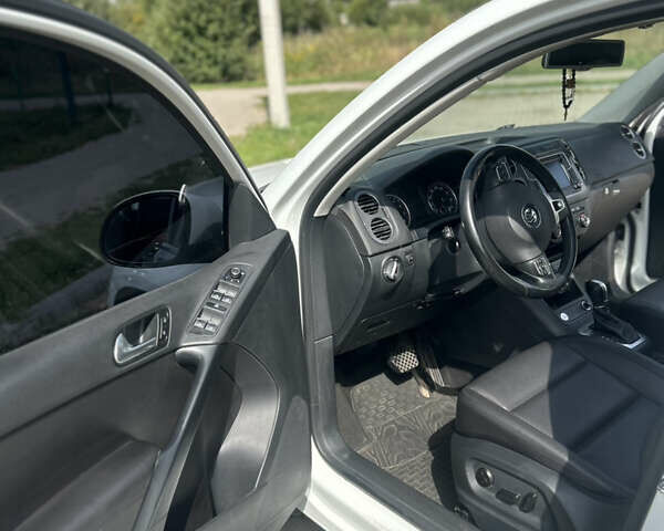 Белый Фольксваген Тигуан, объемом двигателя 1.98 л и пробегом 223 тыс. км за 14400 $, фото 6 на Automoto.ua