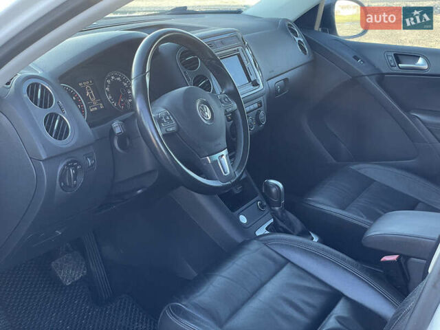 Белый Фольксваген Тигуан, объемом двигателя 2 л и пробегом 167 тыс. км за 14400 $, фото 14 на Automoto.ua