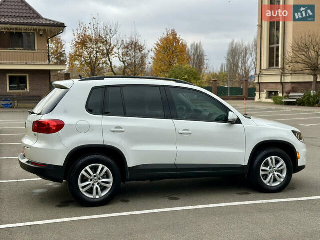 Белый Фольксваген Тигуан, объемом двигателя 2 л и пробегом 228 тыс. км за 12999 $, фото 6 на Automoto.ua