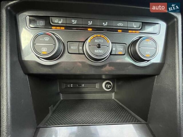 Белый Фольксваген Тигуан, объемом двигателя 2 л и пробегом 248 тыс. км за 22200 $, фото 70 на Automoto.ua