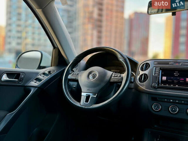 Білий Фольксваген Тігуан, об'ємом двигуна 2 л та пробігом 137 тис. км за 13800 $, фото 39 на Automoto.ua