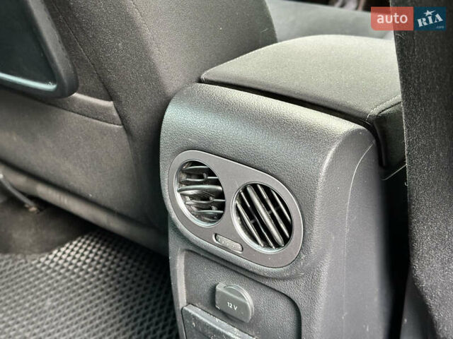 Білий Фольксваген Тігуан, об'ємом двигуна 1.4 л та пробігом 110 тис. км за 14000 $, фото 34 на Automoto.ua