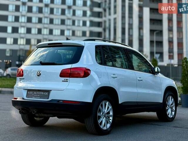 Білий Фольксваген Тігуан, об'ємом двигуна 2 л та пробігом 137 тис. км за 13800 $, фото 15 на Automoto.ua