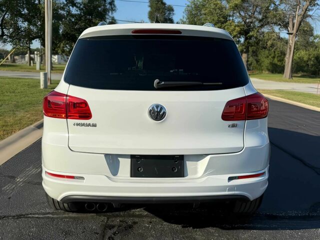 Белый Фольксваген Тигуан, объемом двигателя 2 л и пробегом 72 тыс. км за 5000 $, фото 1 на Automoto.ua