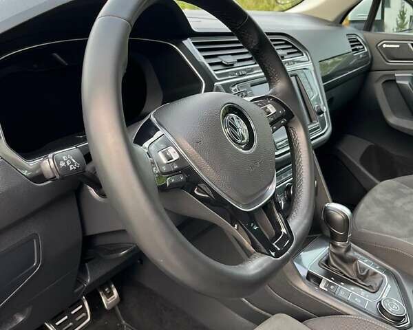 Білий Фольксваген Тігуан, об'ємом двигуна 2 л та пробігом 248 тис. км за 21500 $, фото 50 на Automoto.ua