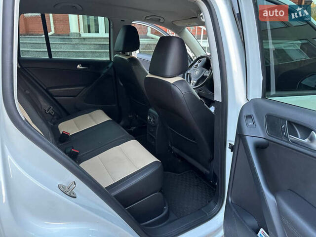 Белый Фольксваген Тигуан, объемом двигателя 2 л и пробегом 208 тыс. км за 13700 $, фото 15 на Automoto.ua